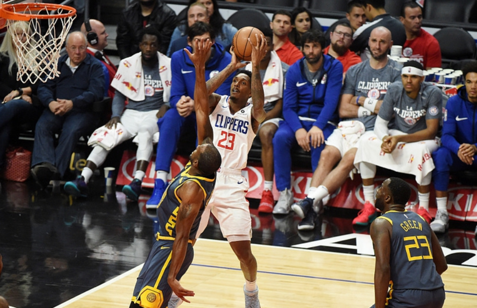 九游体育-这也行？犹他爵士刷新队史纪录加时末段多特蒙德备战德国杯，费耶诺德窗口期篮板制胜